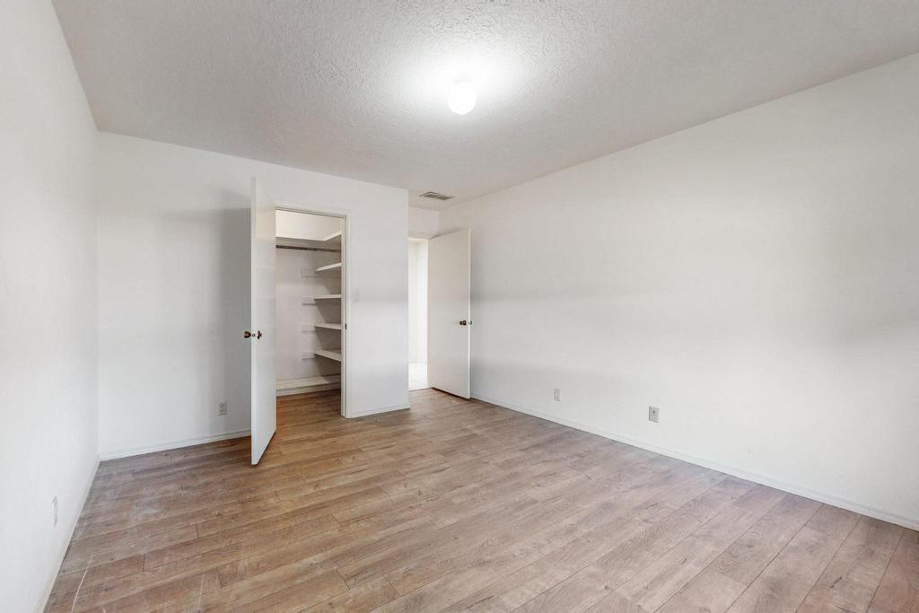 8201 AVENIDA LA PRESTINA NE