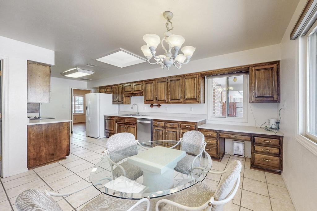 8201 AVENIDA LA PRESTINA NE