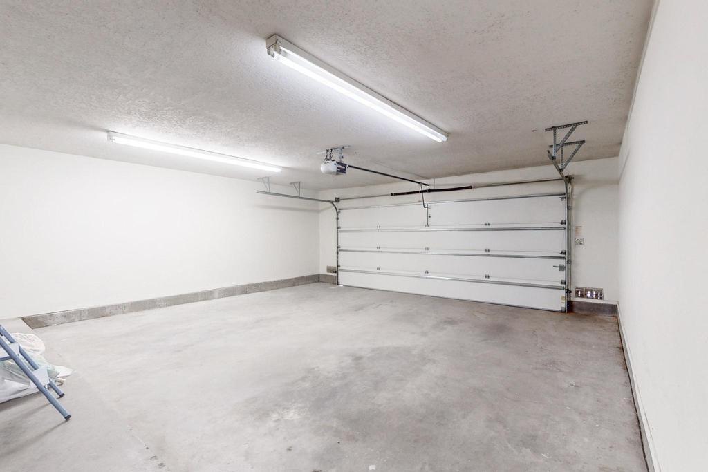 8201 AVENIDA LA PRESTINA NE