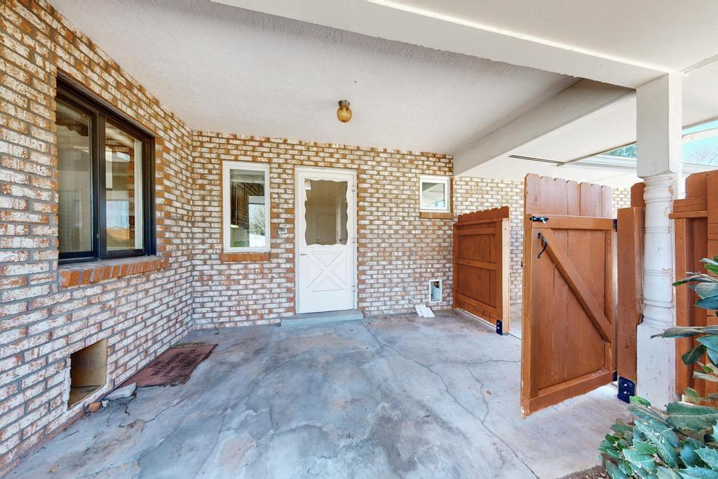 8201 AVENIDA LA PRESTINA NE