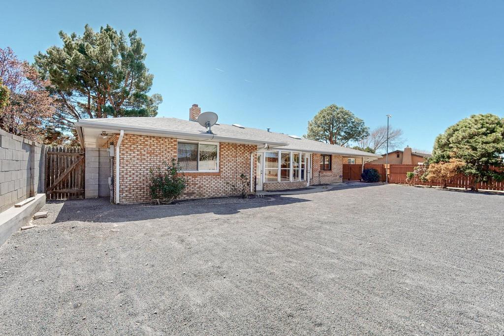 8201 AVENIDA LA PRESTINA NE