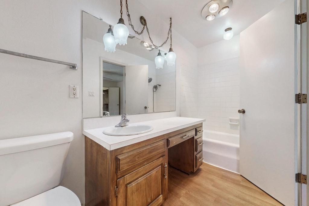 8201 AVENIDA LA PRESTINA NE