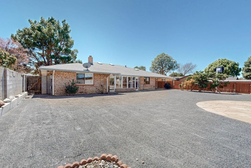 8201 AVENIDA LA PRESTINA NE