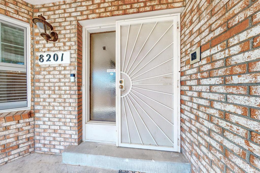 8201 AVENIDA LA PRESTINA NE