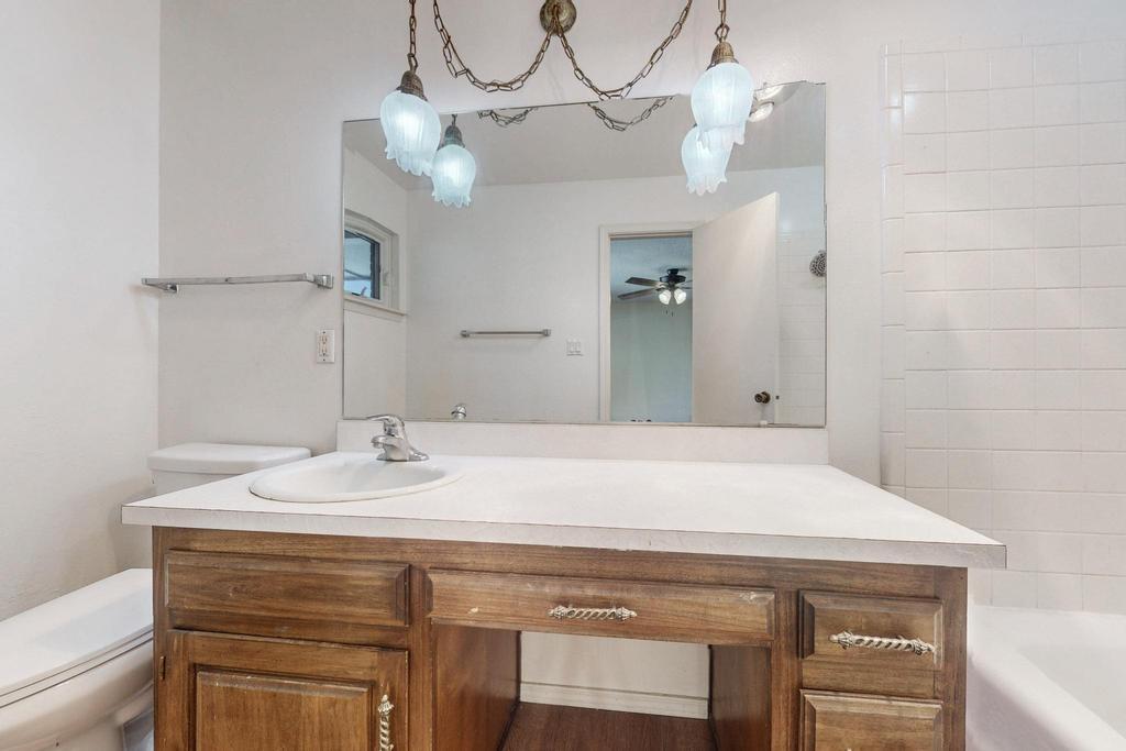 8201 AVENIDA LA PRESTINA NE