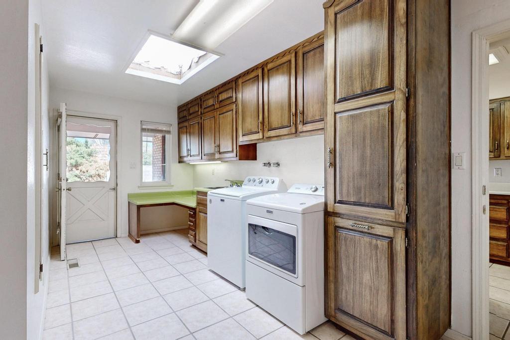 8201 AVENIDA LA PRESTINA NE