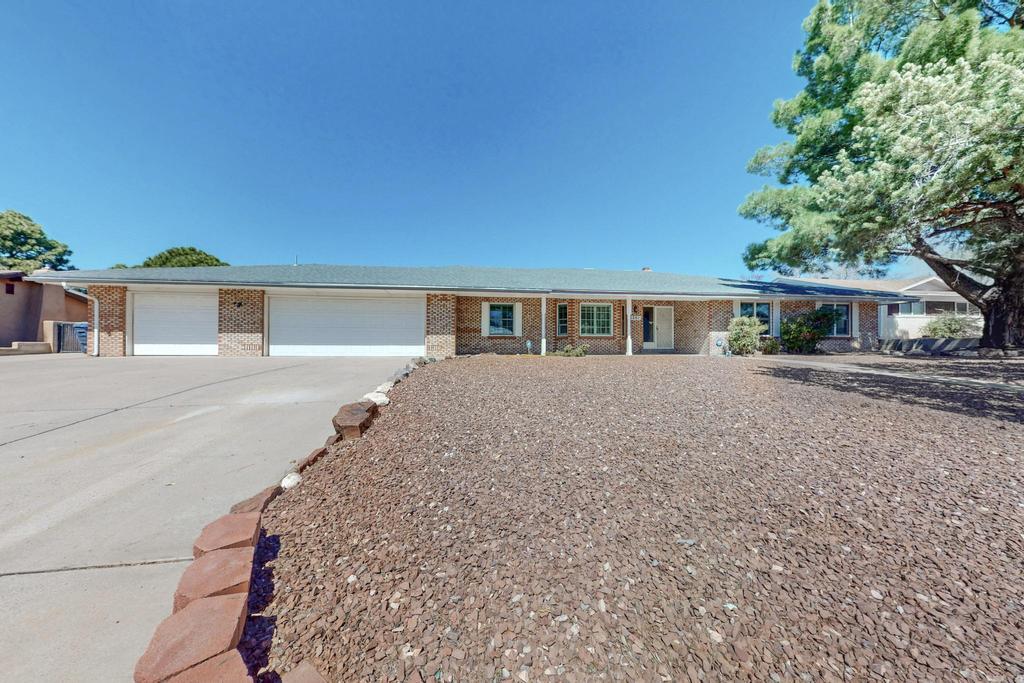 8201 AVENIDA LA PRESTINA NE