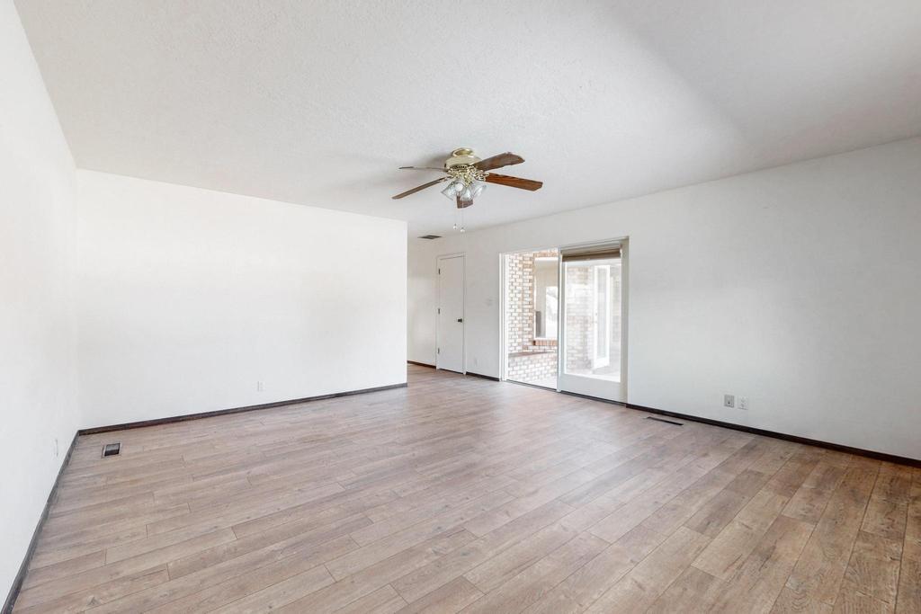 8201 AVENIDA LA PRESTINA NE