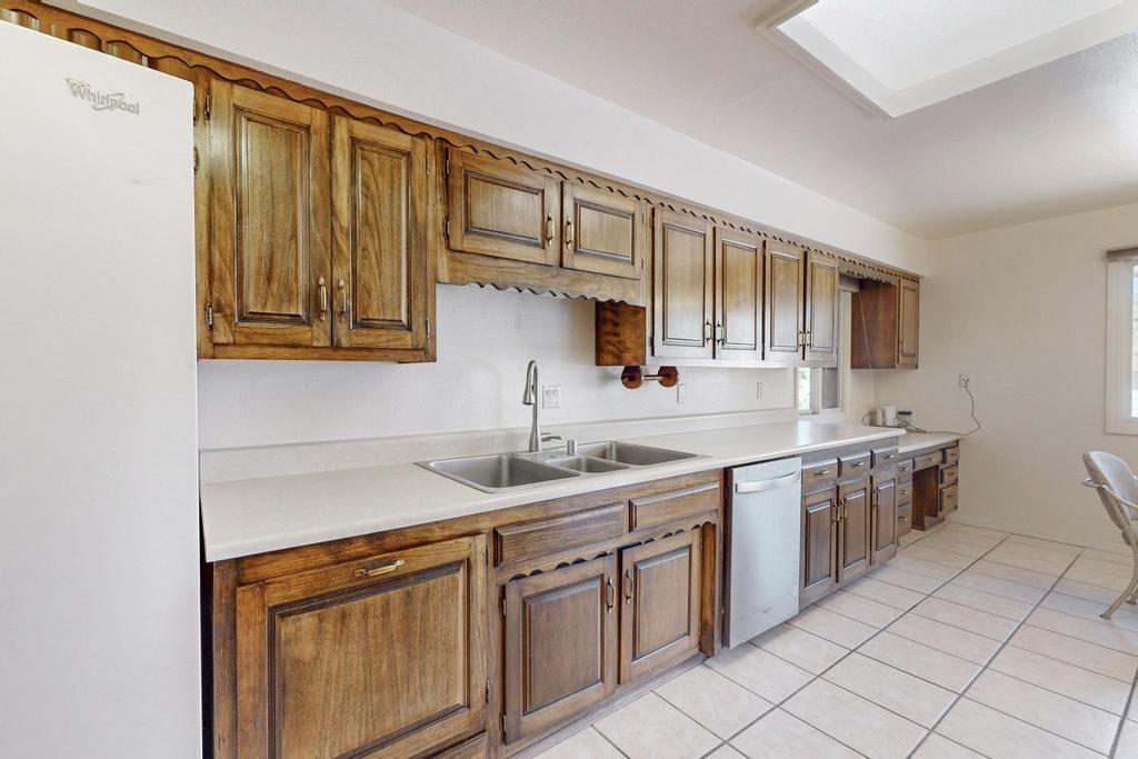 8201 AVENIDA LA PRESTINA NE