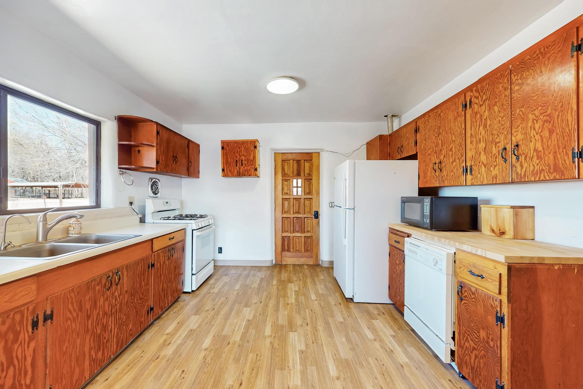 21 Bouquet Lane