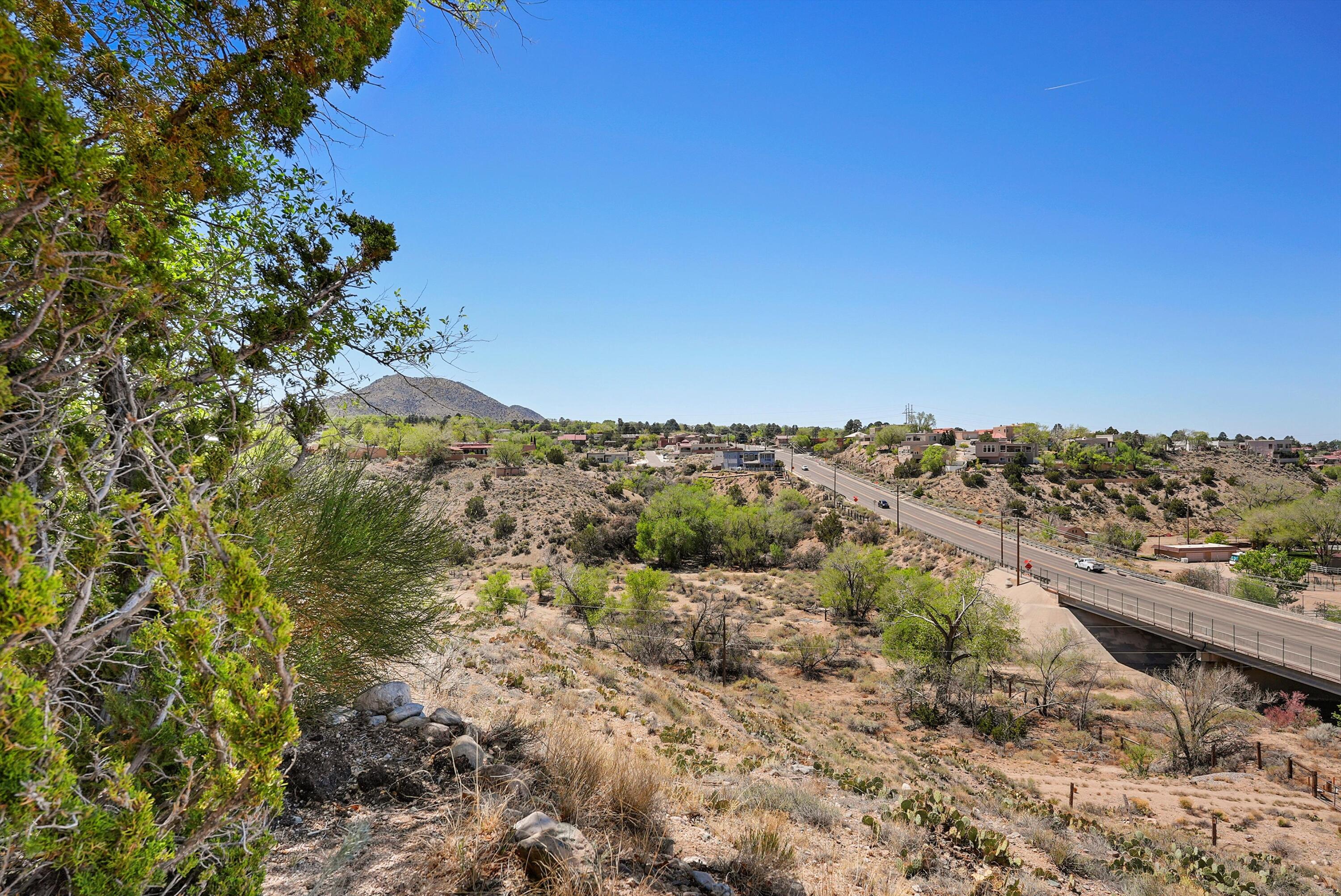 529 PINON CREEK Road SE