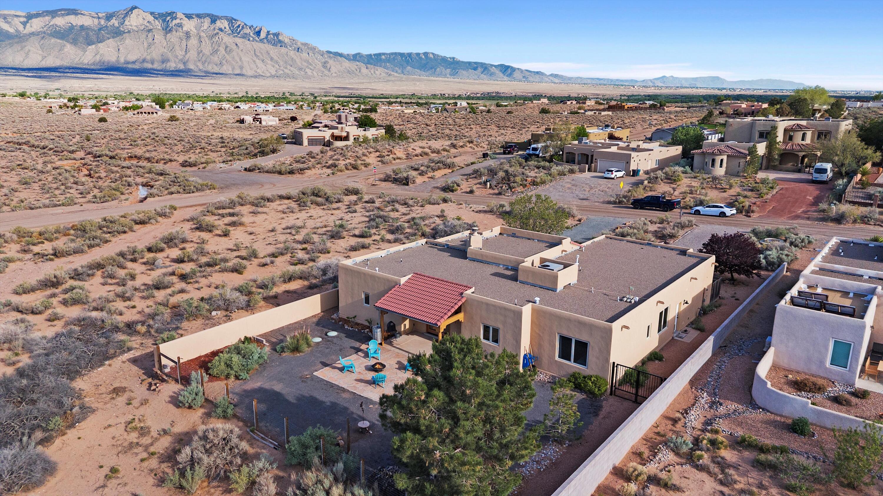 6119 LA PAZ Road NE