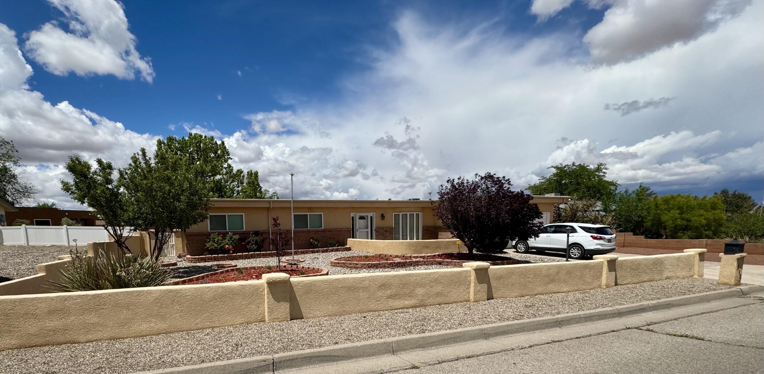 815 VILLA VERDE Drive SE