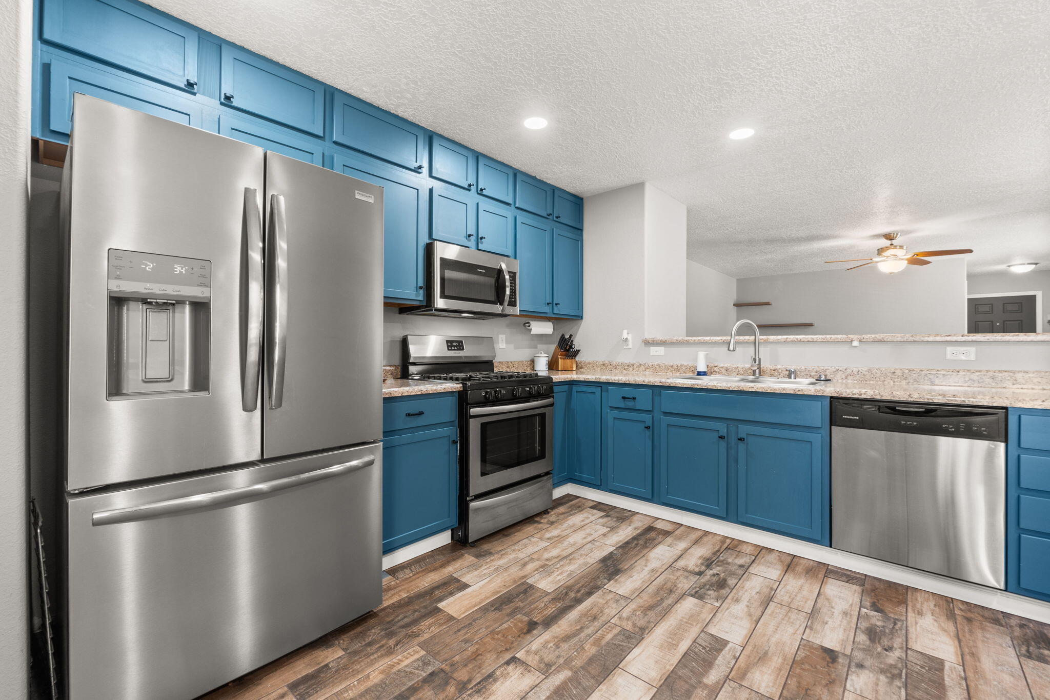 1227 DESERT PAINTBRUSH Loop