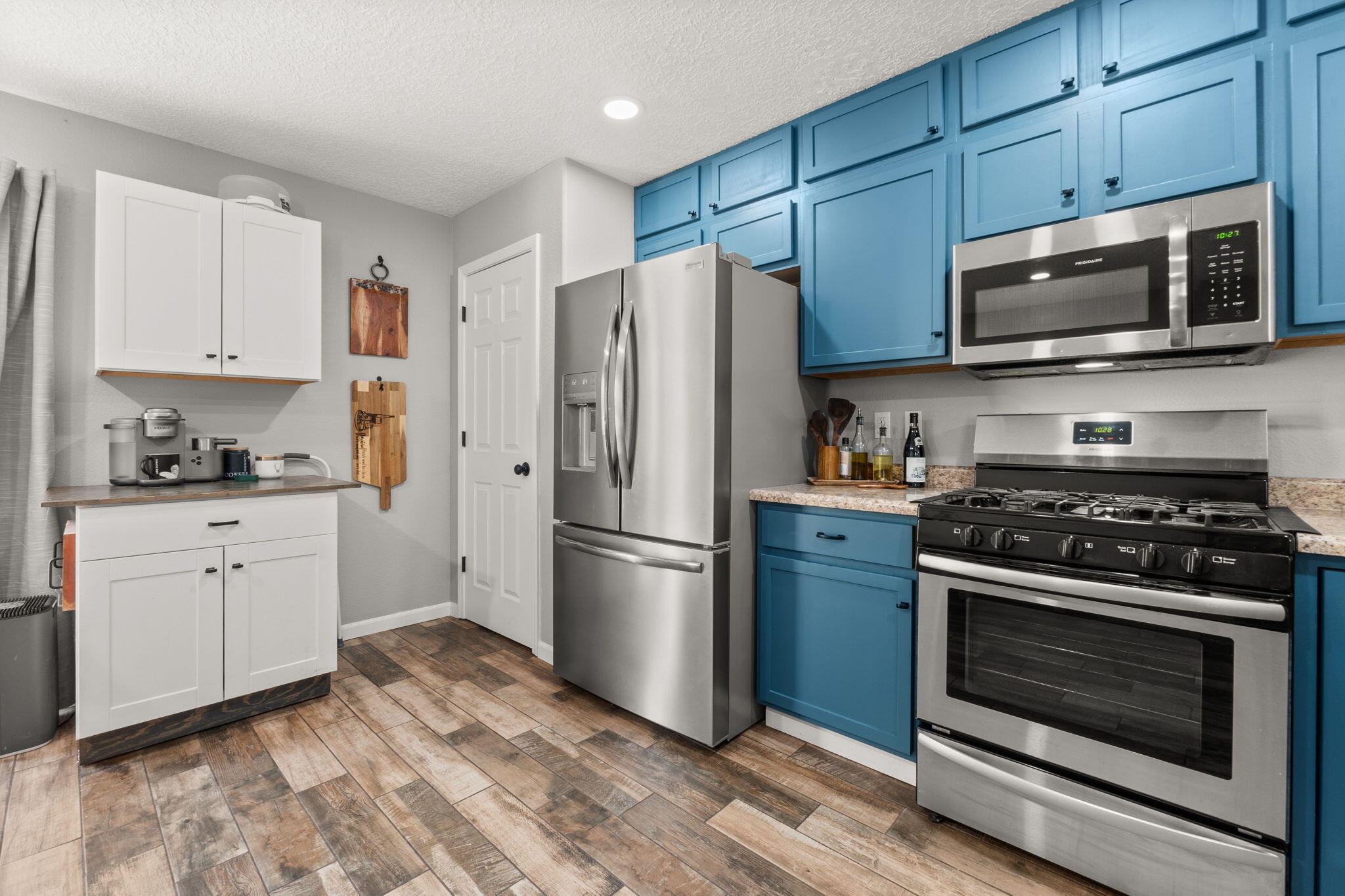 1227 DESERT PAINTBRUSH Loop