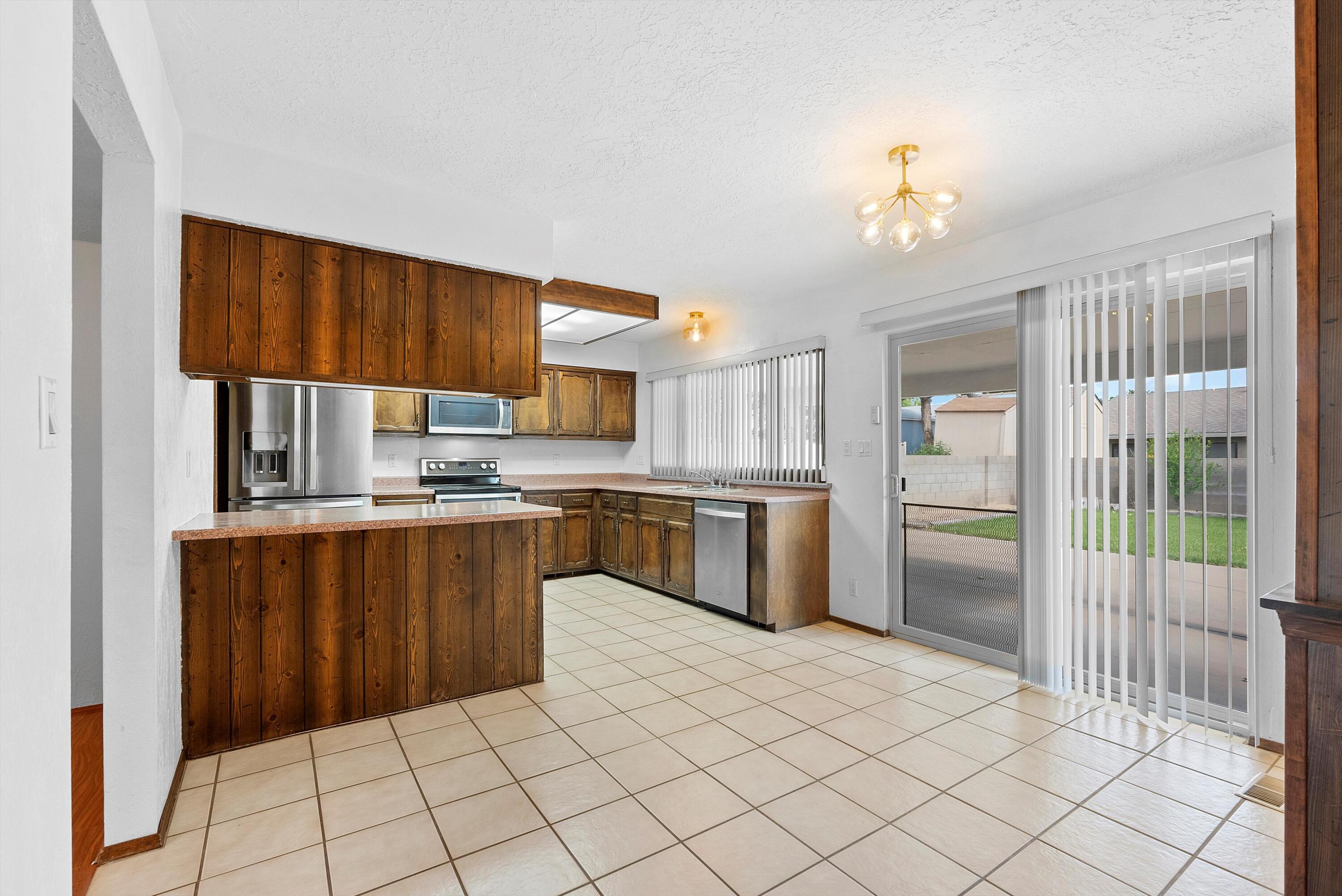 9416 AVENIDA DE LA LUNA NE