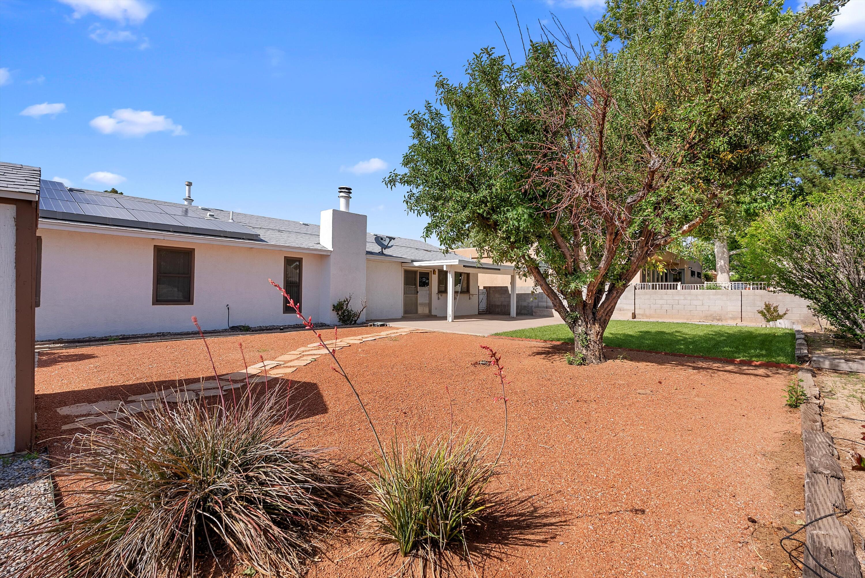 9416 AVENIDA DE LA LUNA NE