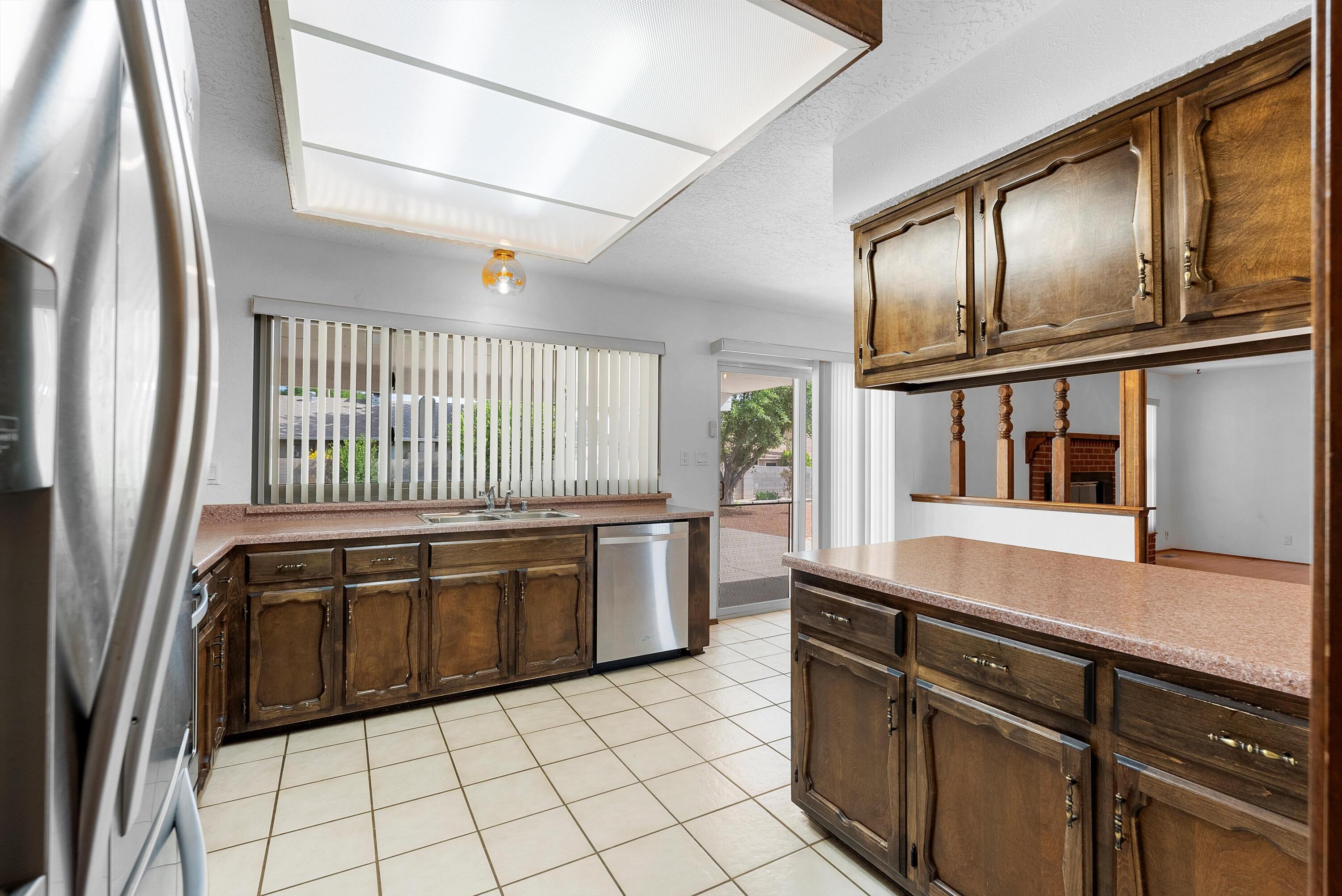 9416 AVENIDA DE LA LUNA NE