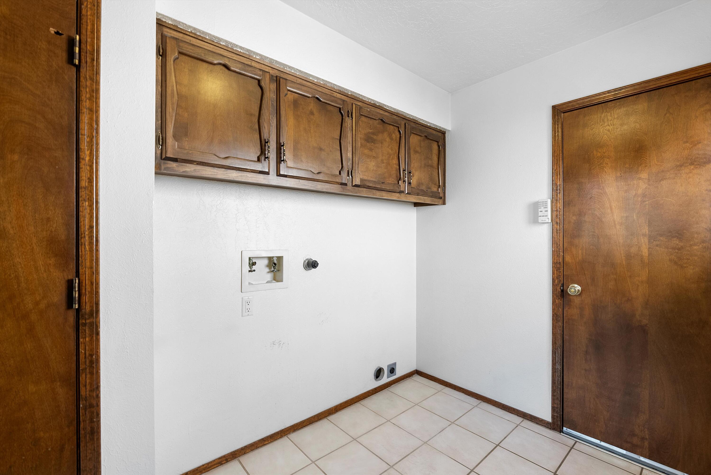 9416 AVENIDA DE LA LUNA NE
