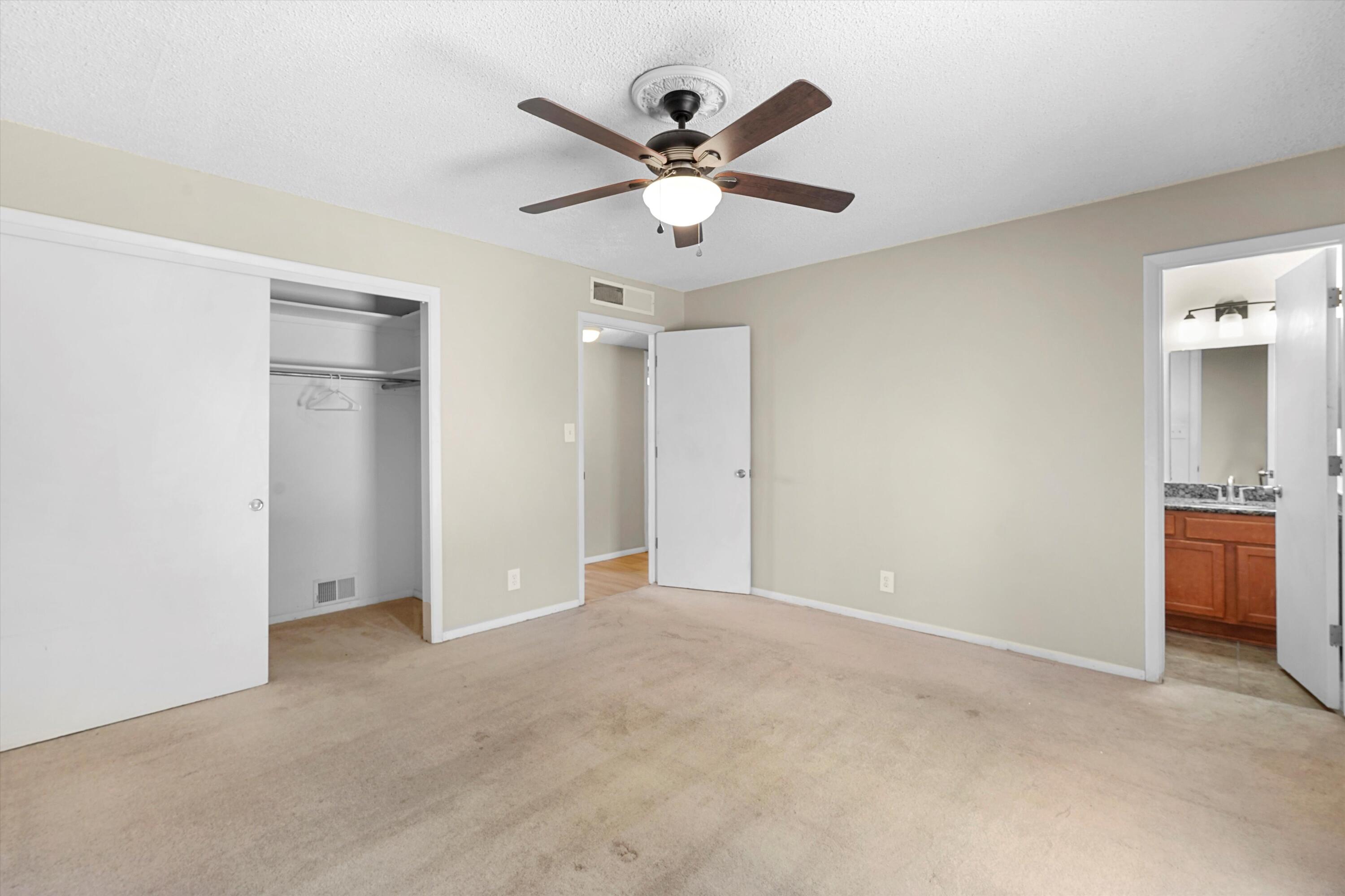 3901 LA FRENTE Court SE