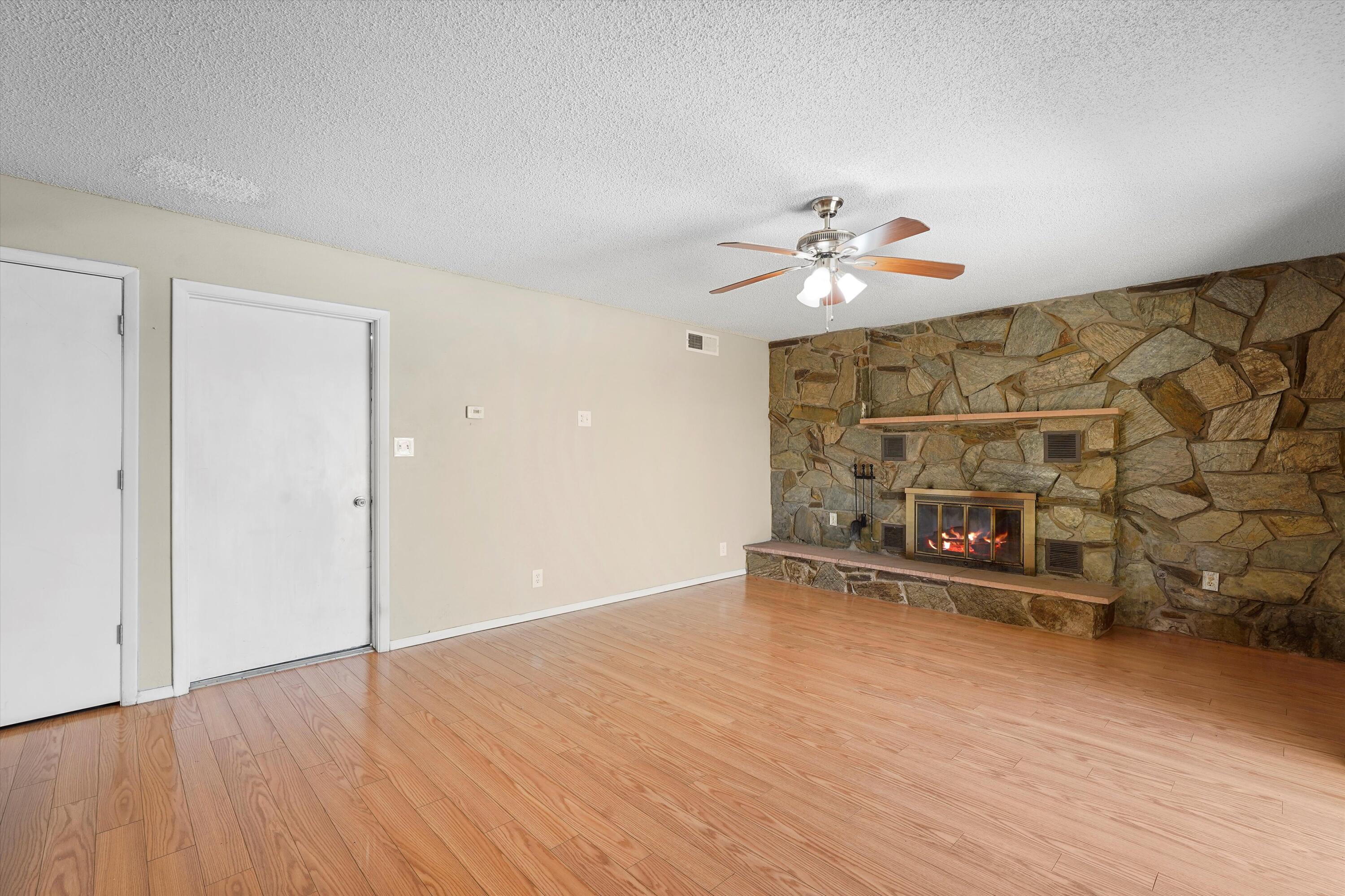 3901 LA FRENTE Court SE