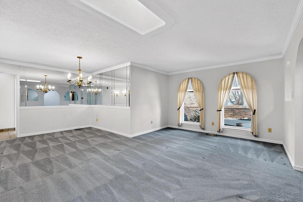 8232 AVENIDA LA PRESTINA NE