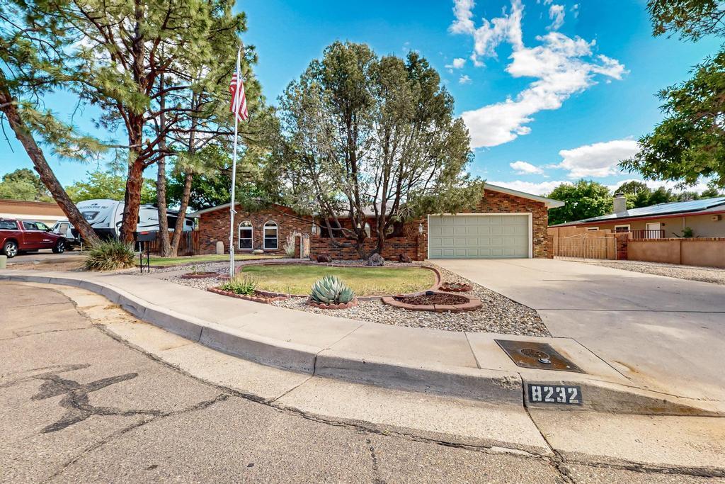 8232 AVENIDA LA PRESTINA NE