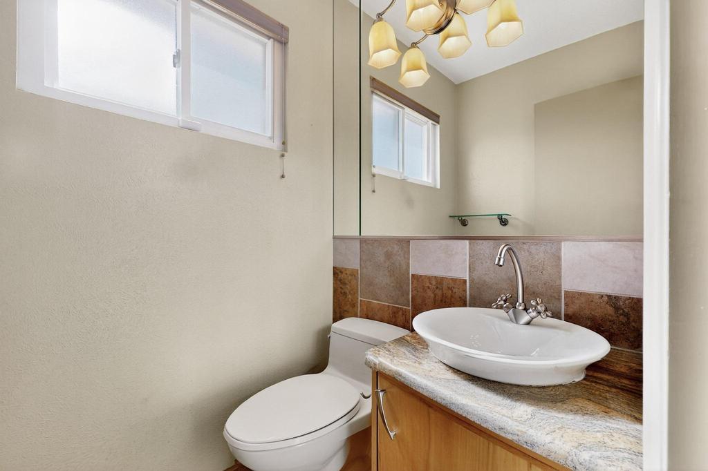 8232 AVENIDA LA PRESTINA NE