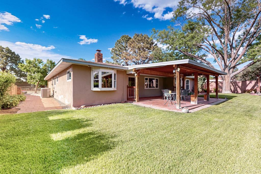 8232 AVENIDA LA PRESTINA NE