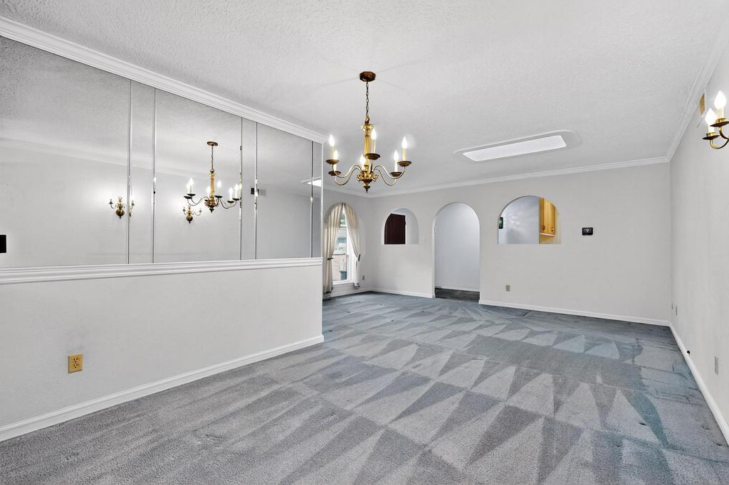 8232 AVENIDA LA PRESTINA NE