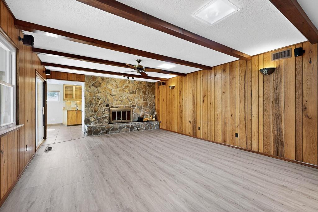 8232 AVENIDA LA PRESTINA NE