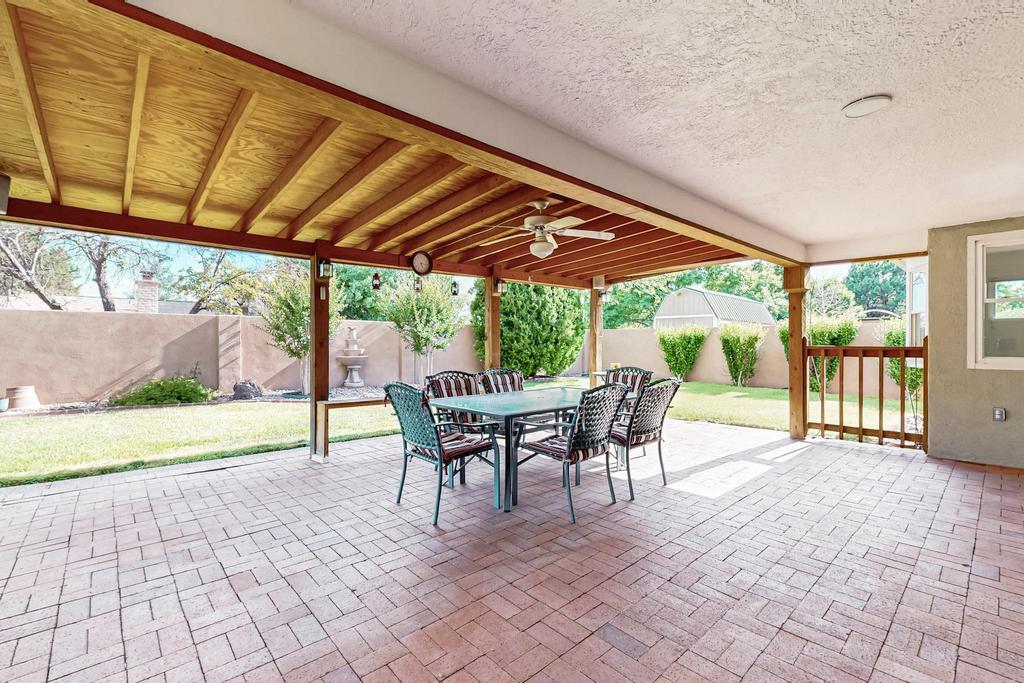 8232 AVENIDA LA PRESTINA NE