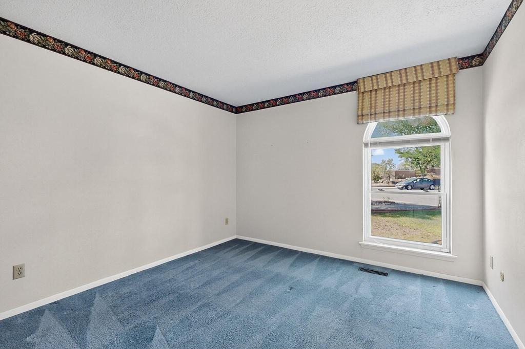 8232 AVENIDA LA PRESTINA NE