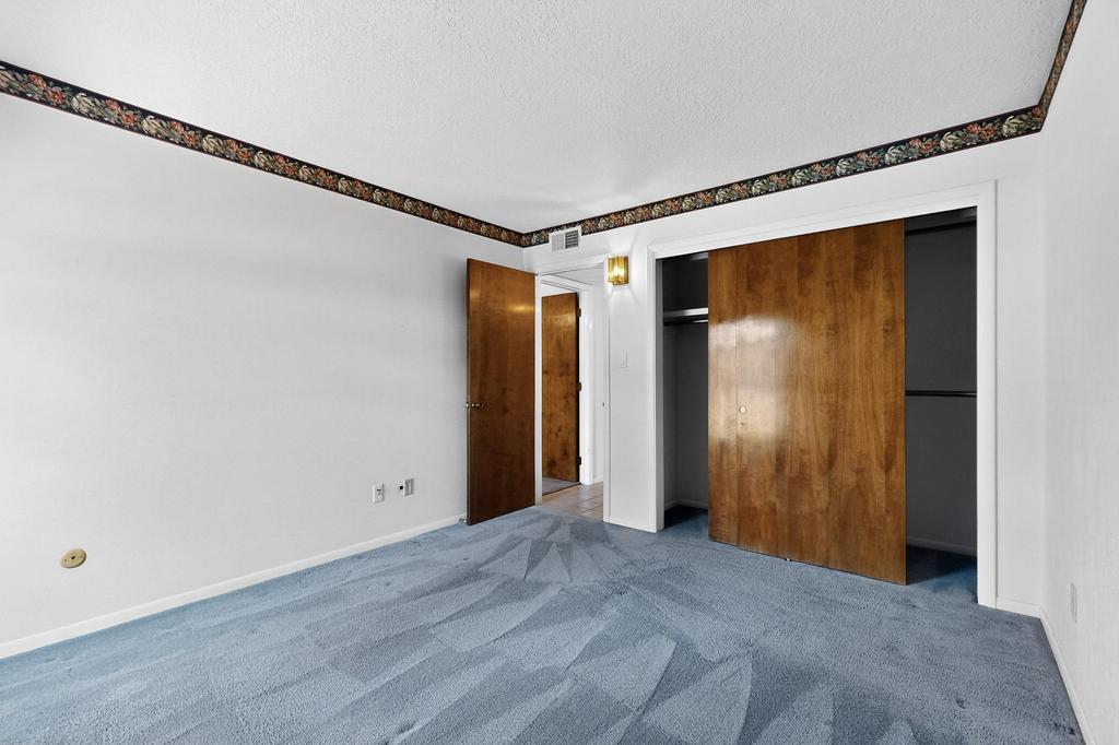 8232 AVENIDA LA PRESTINA NE