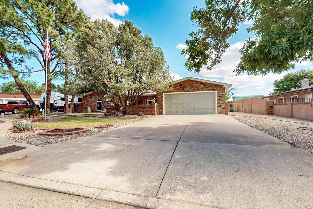 8232 AVENIDA LA PRESTINA NE