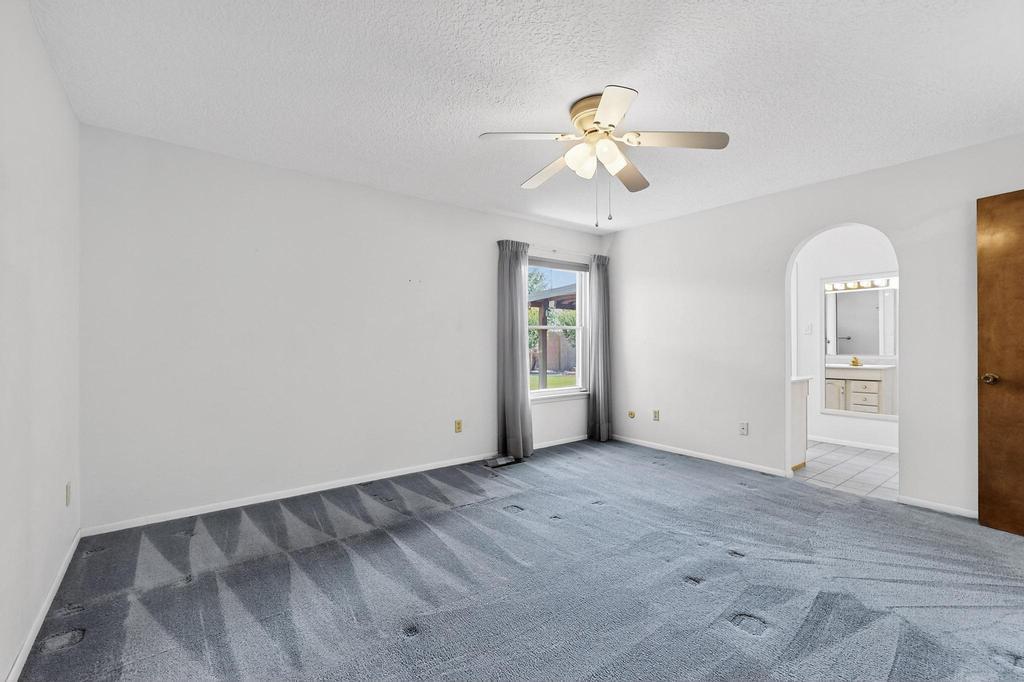 8232 AVENIDA LA PRESTINA NE