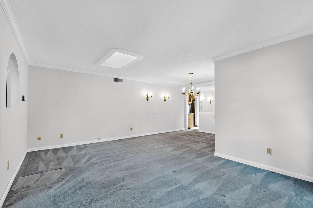 8232 AVENIDA LA PRESTINA NE