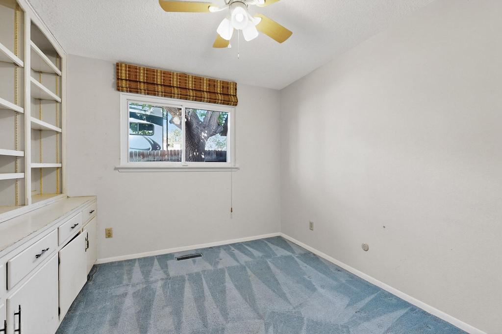 8232 AVENIDA LA PRESTINA NE