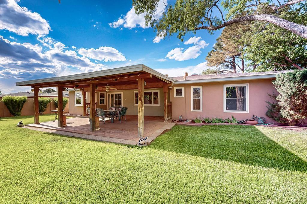 8232 AVENIDA LA PRESTINA NE