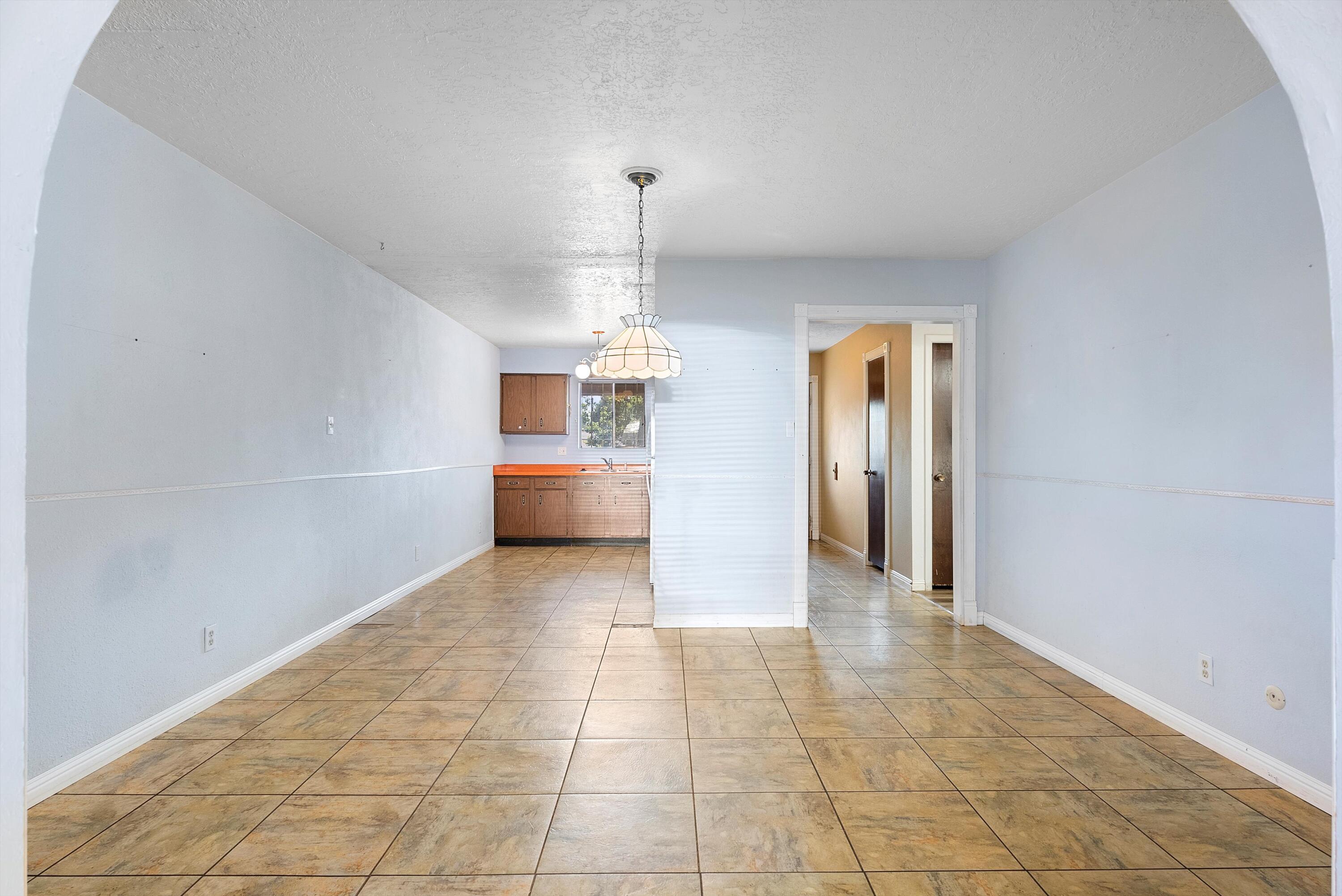 1716 ALGODONES Street NE