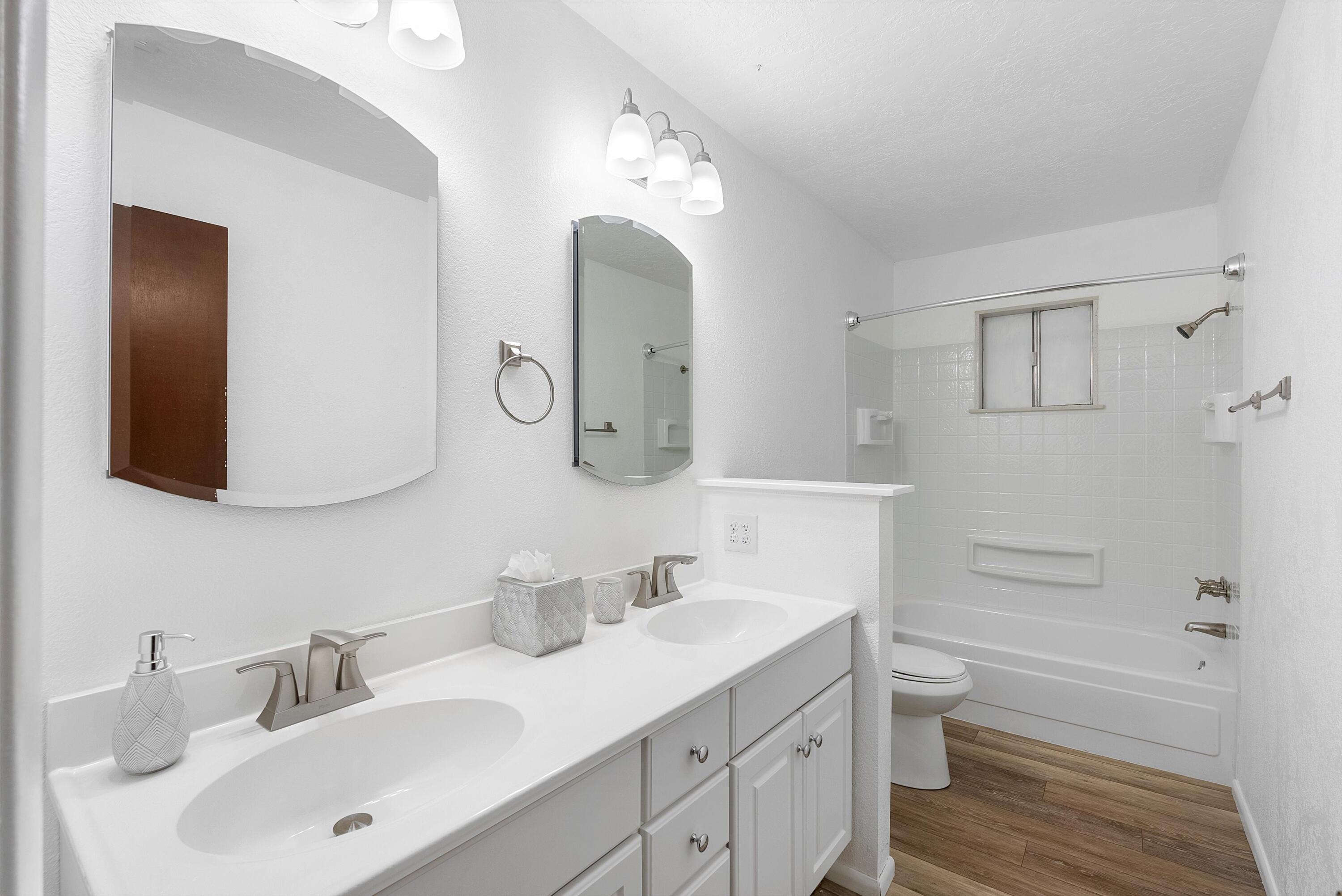 1716 ALGODONES Street NE