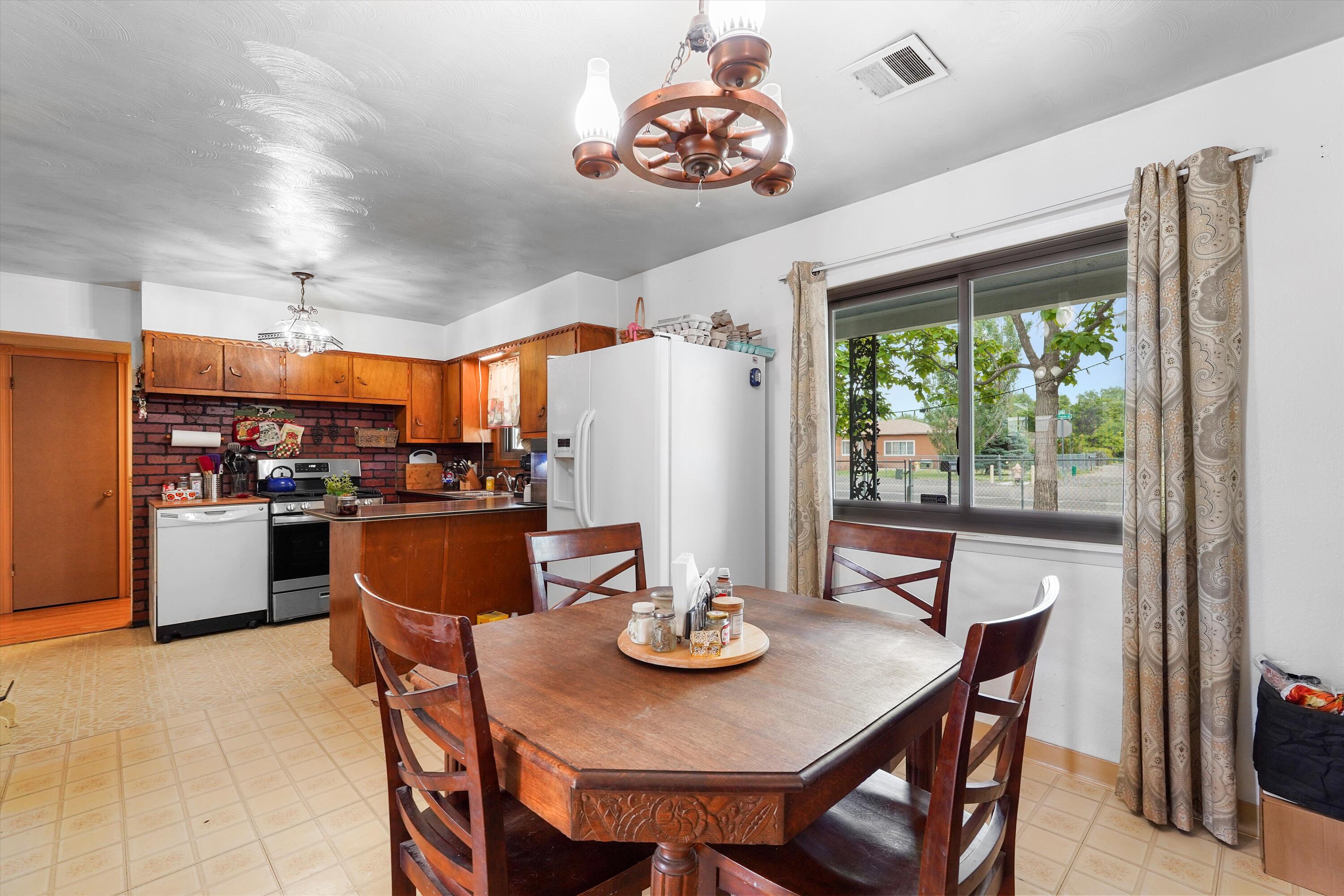 2836 LA FONDA Drive SW