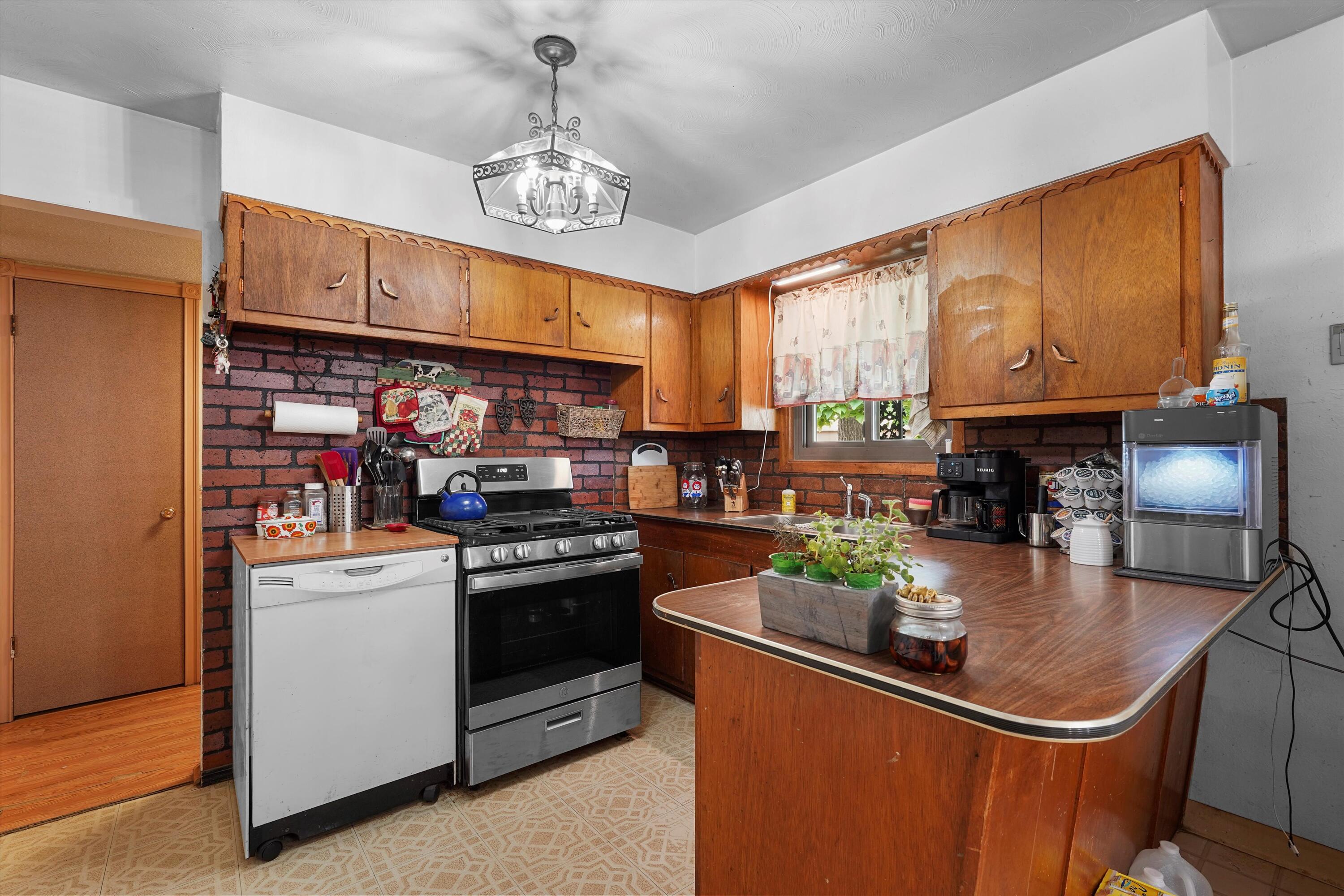 2836 LA FONDA Drive SW