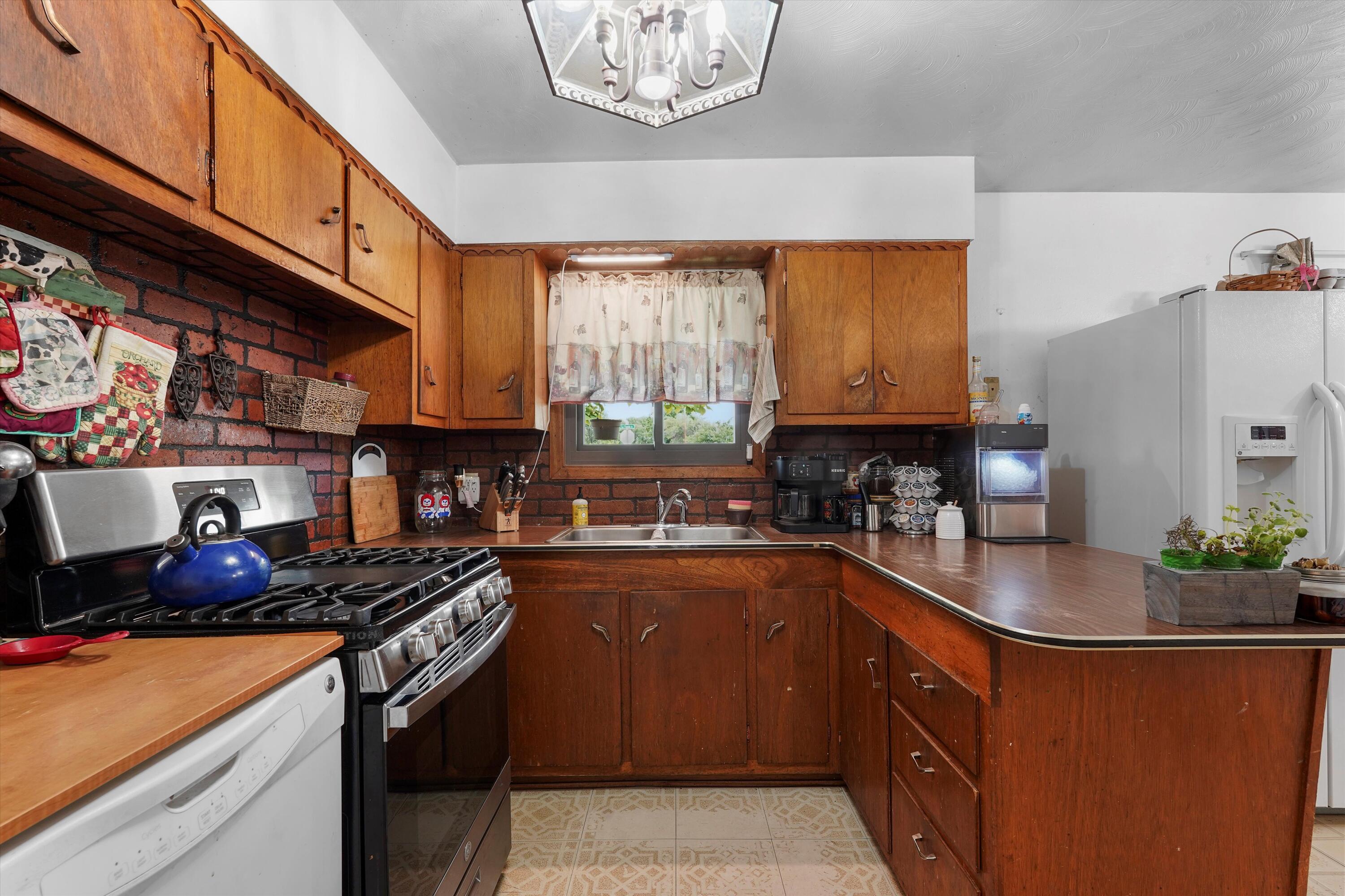 2836 LA FONDA Drive SW