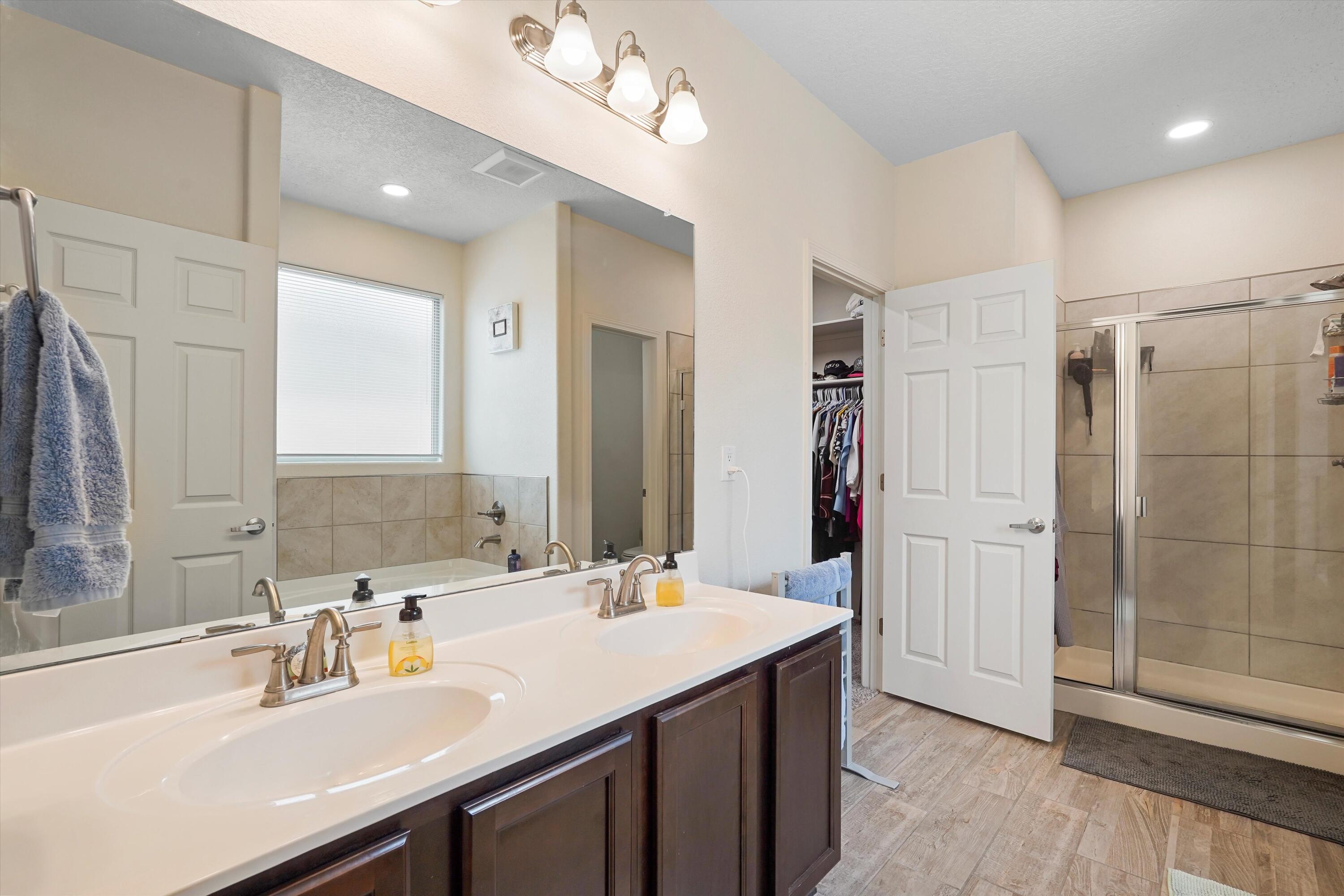 5230 PASEO DEL RIO