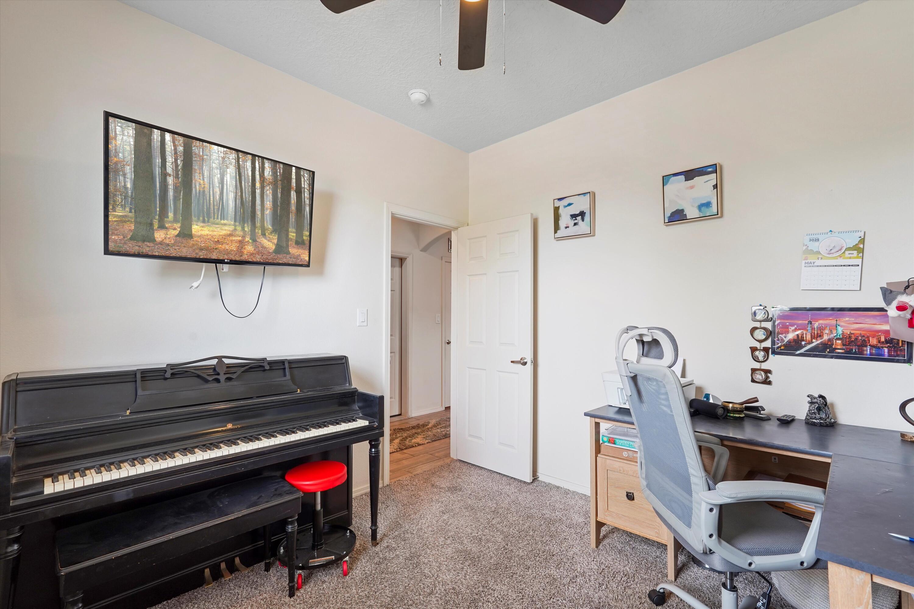 5230 PASEO DEL RIO
