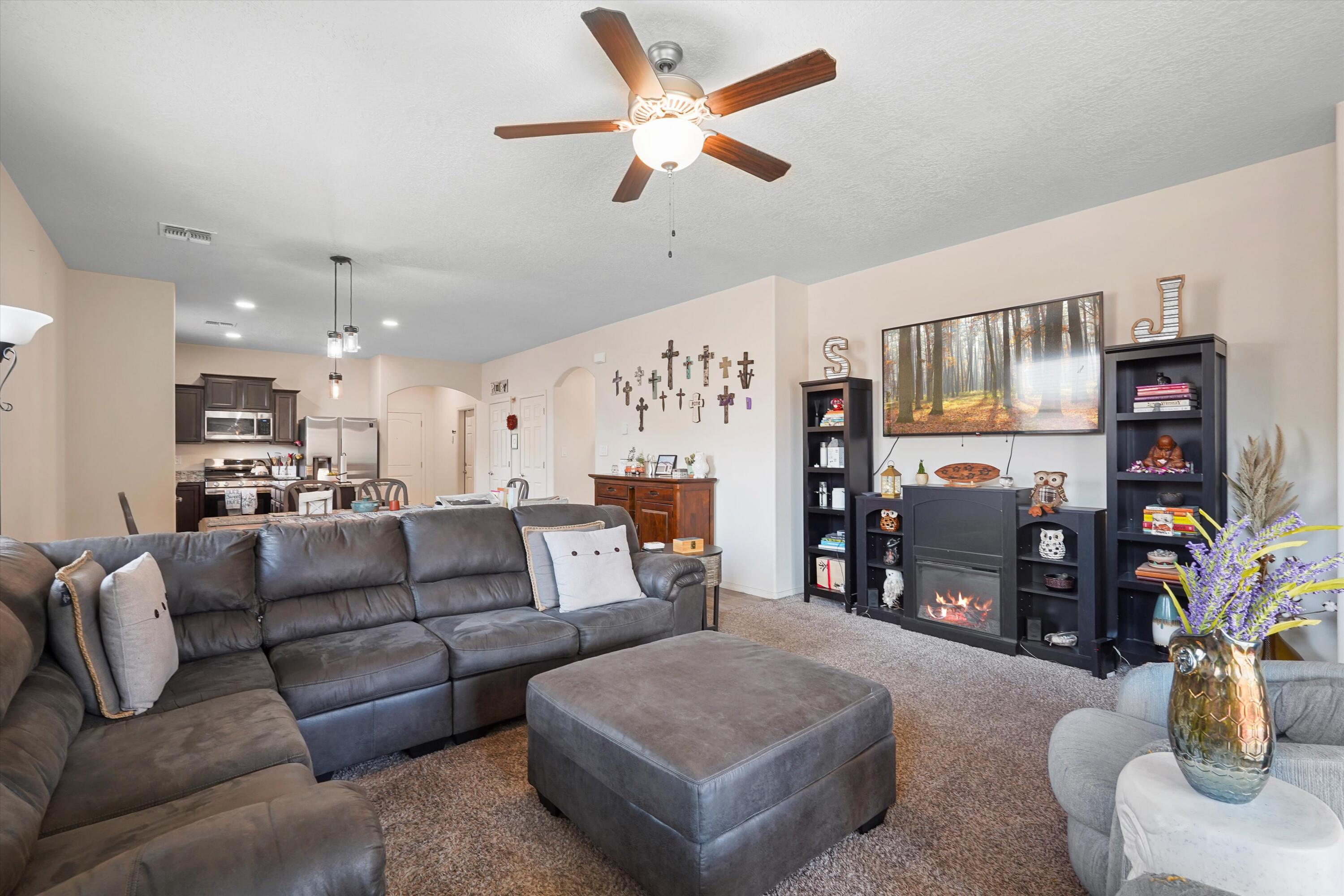 5230 PASEO DEL RIO