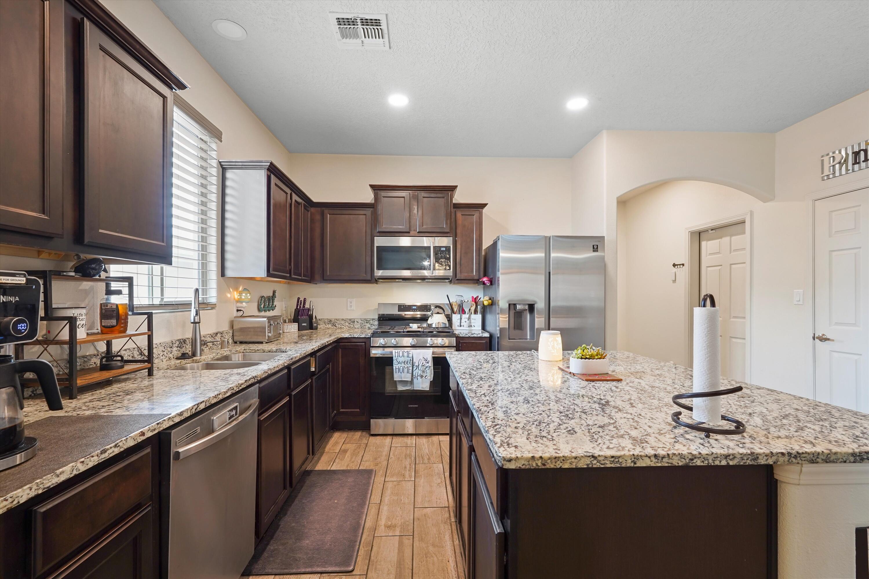 5230 PASEO DEL RIO