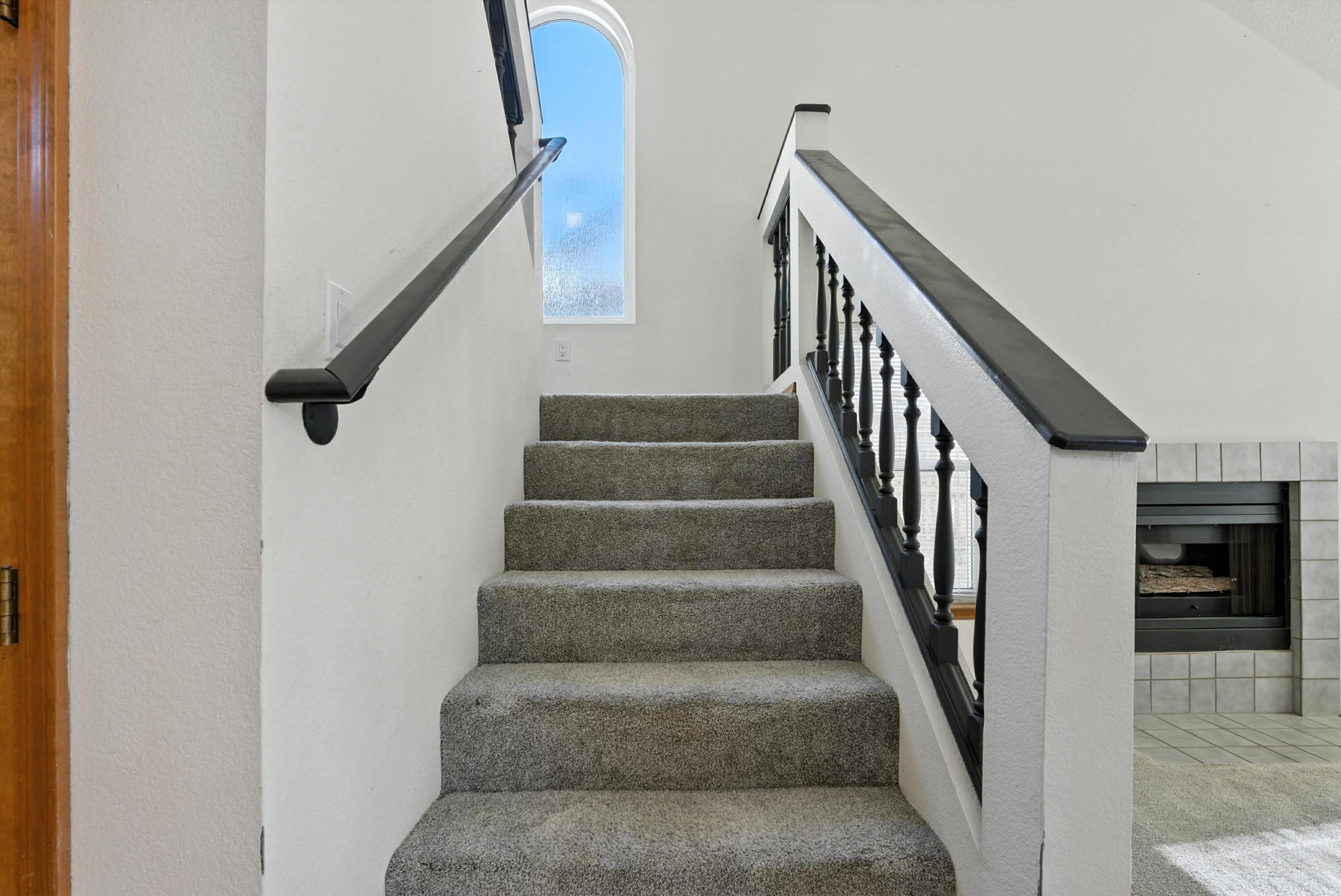 7816 BURSERA Drive NW