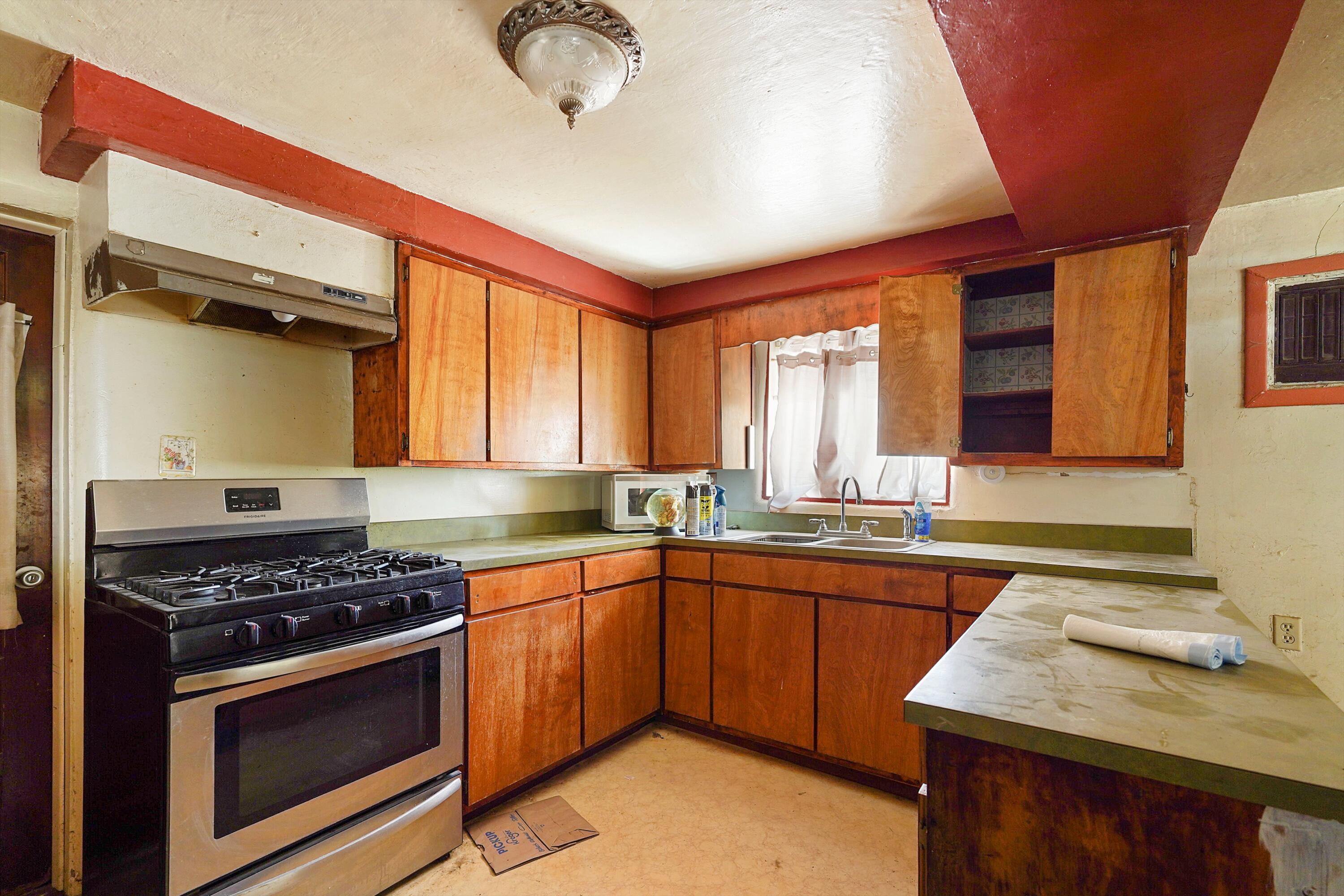1660 Juan Perea Road